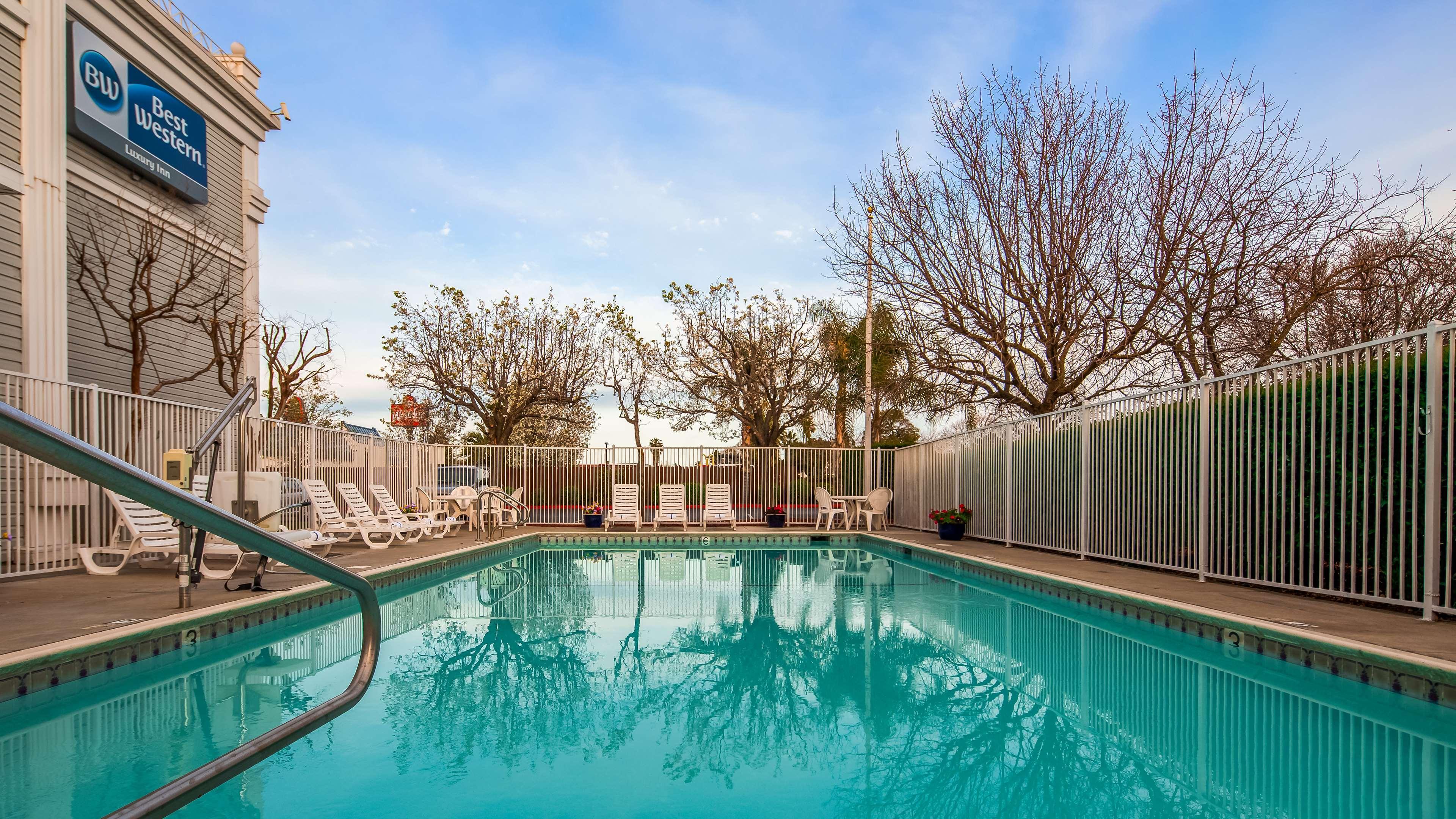 Best Western Luxury Inn Tracy Exteriér fotografie
