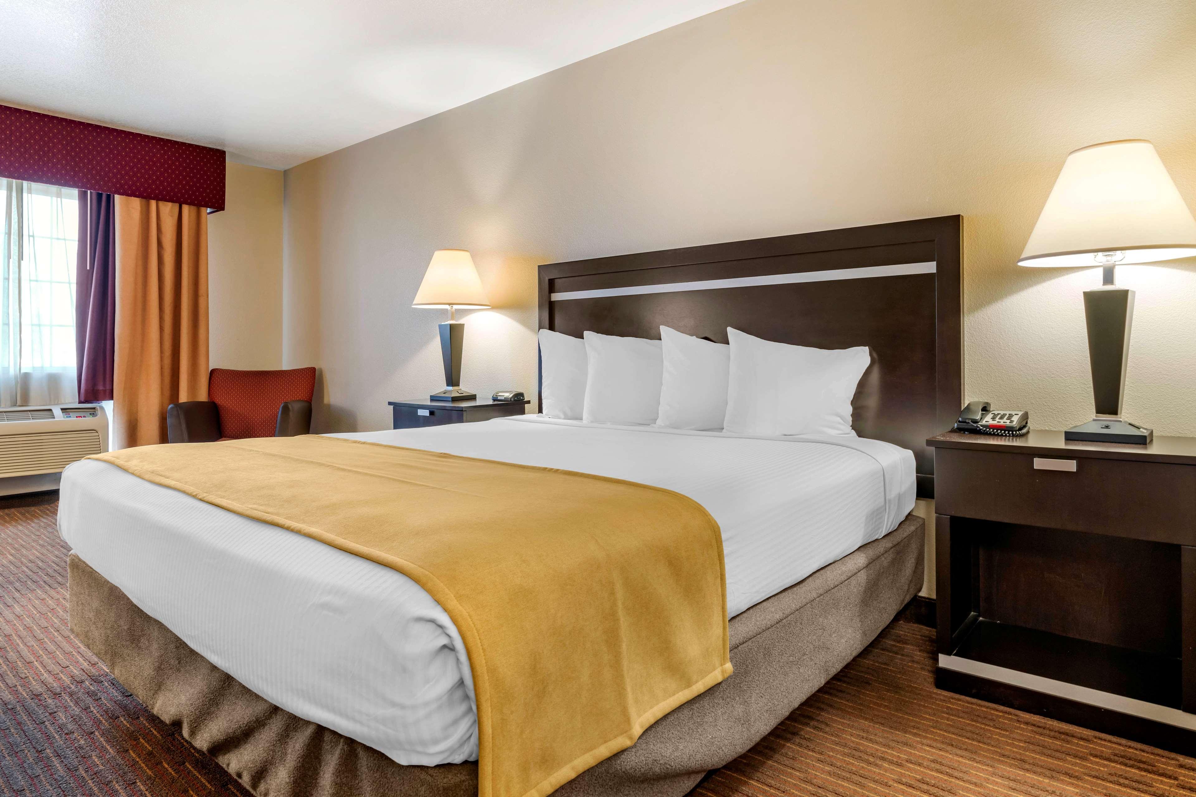 Best Western Luxury Inn Tracy Exteriér fotografie