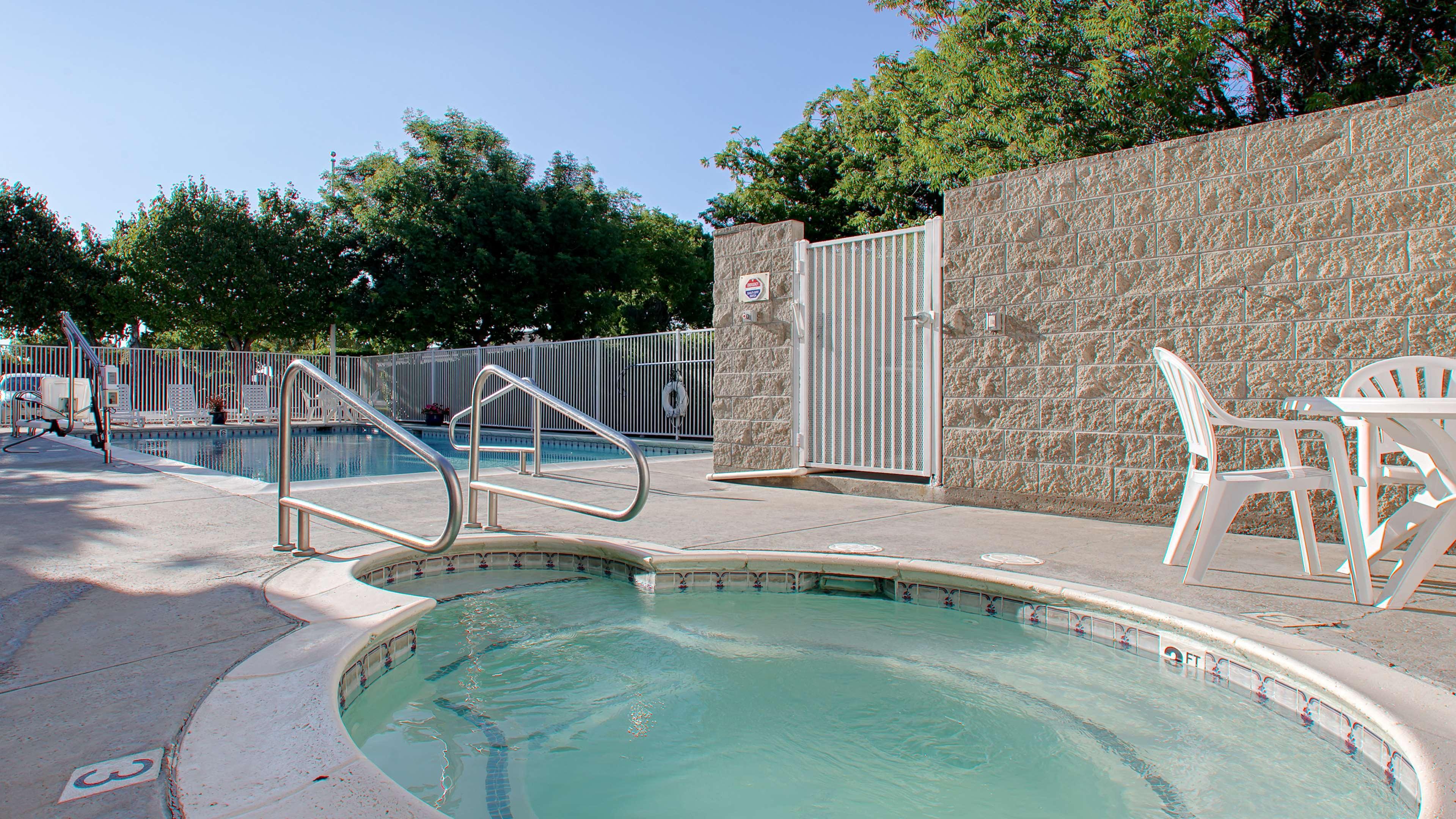 Best Western Luxury Inn Tracy Exteriér fotografie