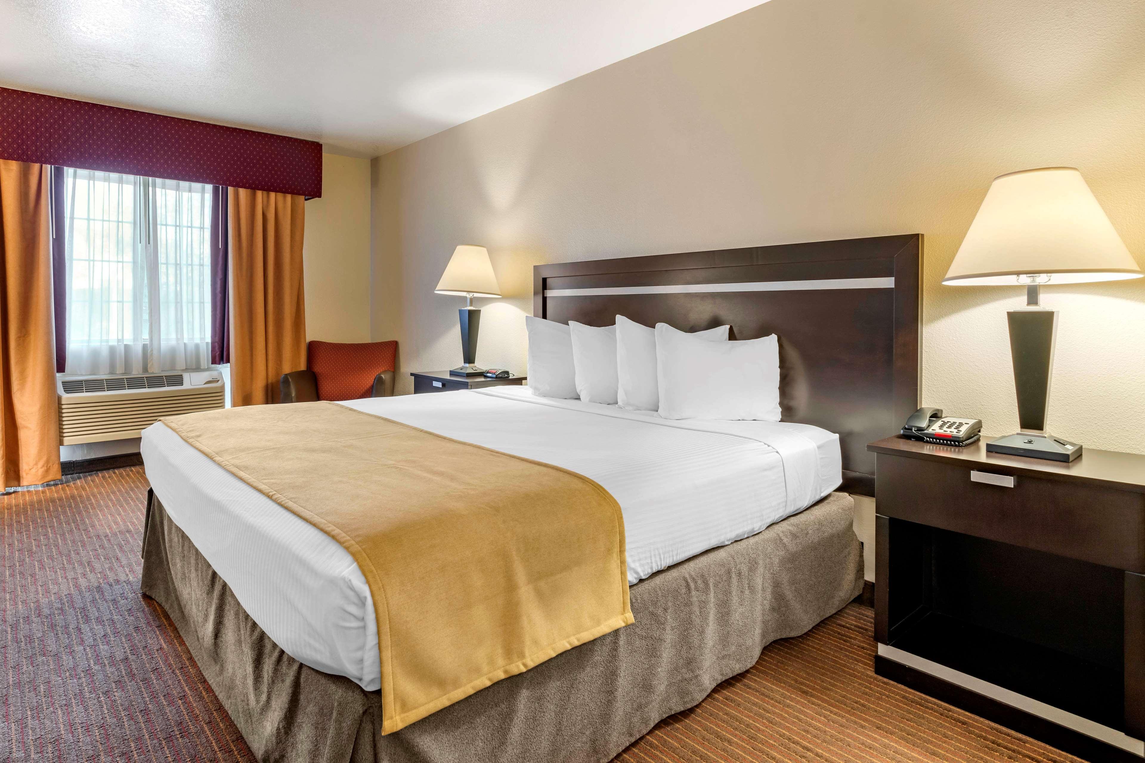 Best Western Luxury Inn Tracy Exteriér fotografie