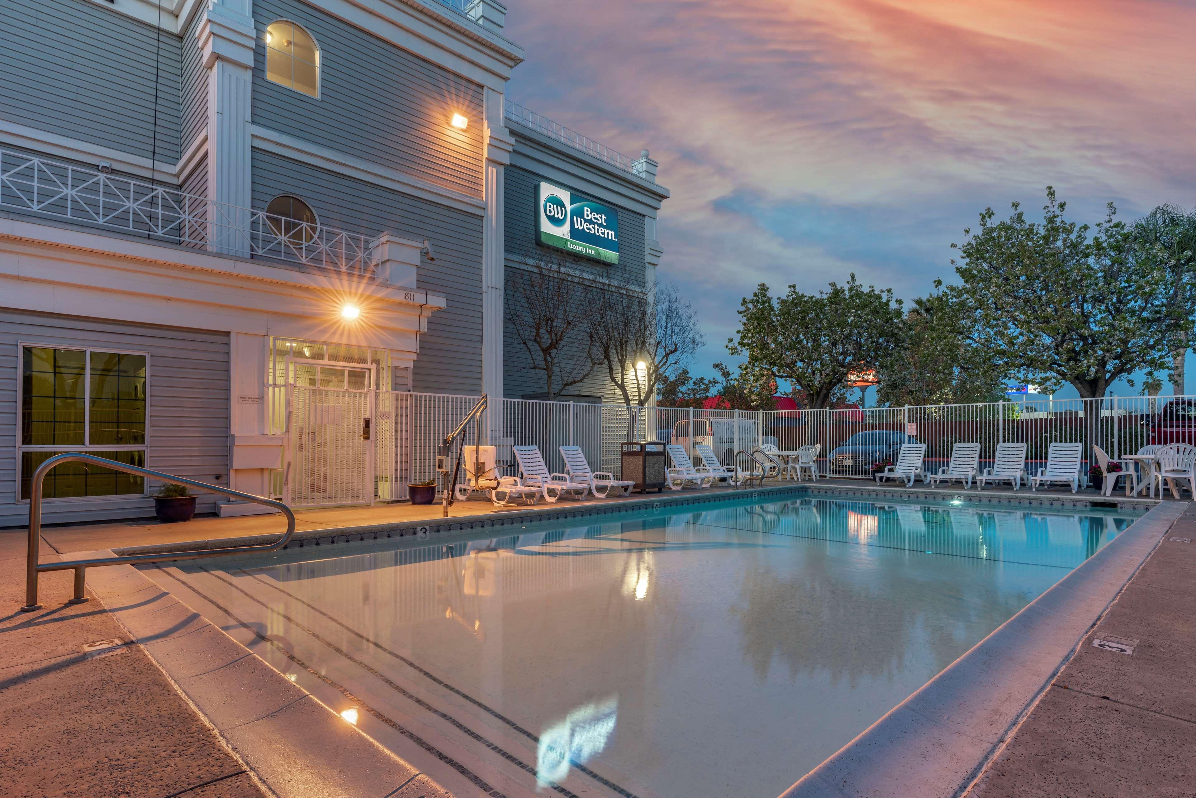 Best Western Luxury Inn Tracy Exteriér fotografie