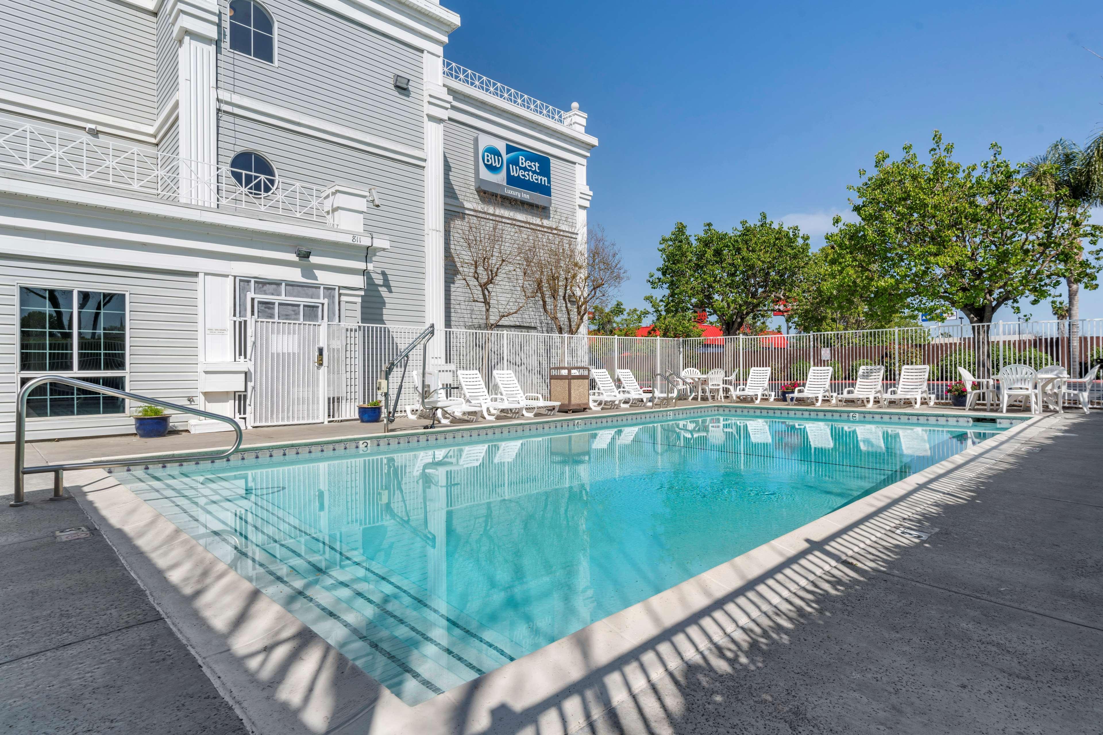 Best Western Luxury Inn Tracy Exteriér fotografie