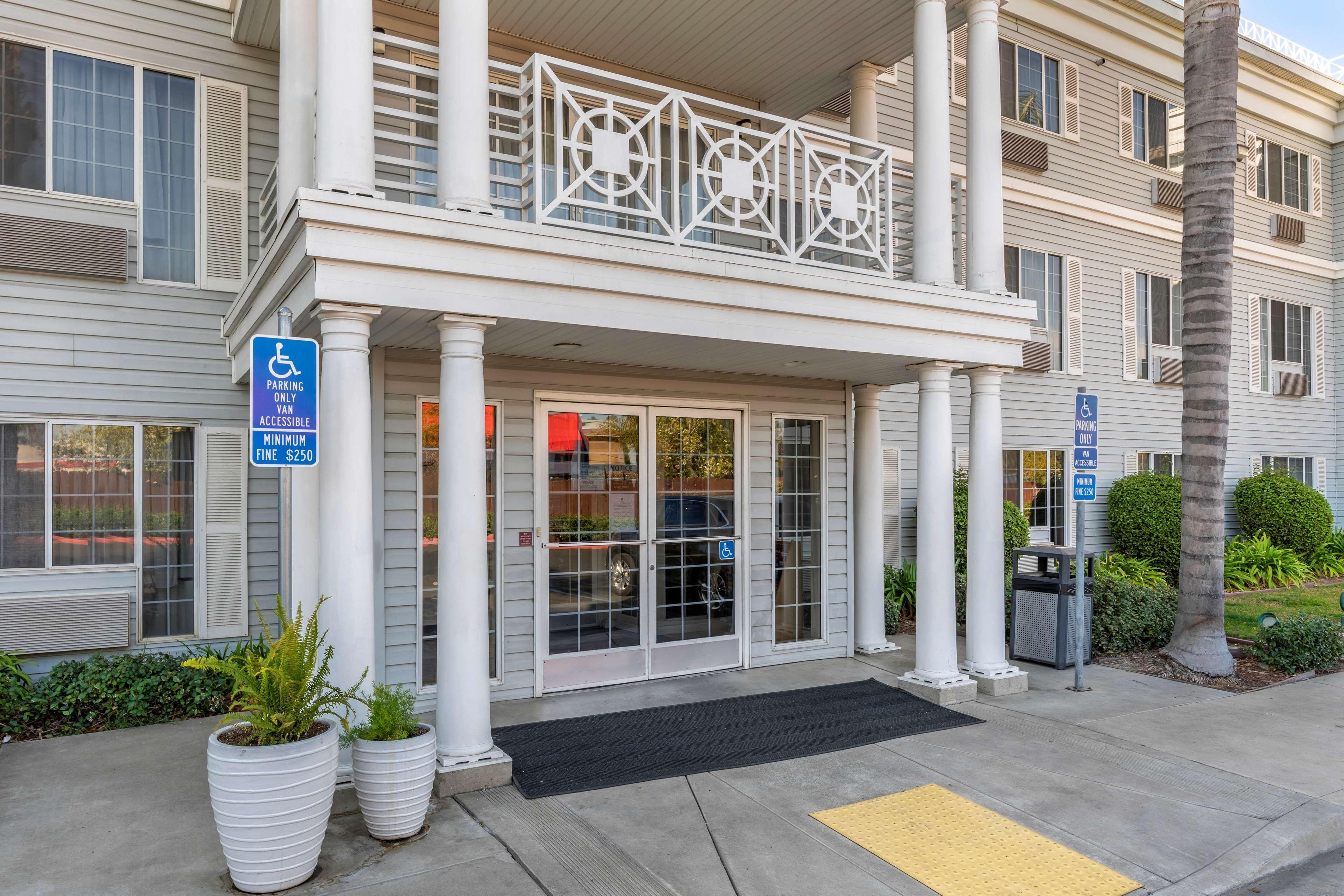 Best Western Luxury Inn Tracy Exteriér fotografie